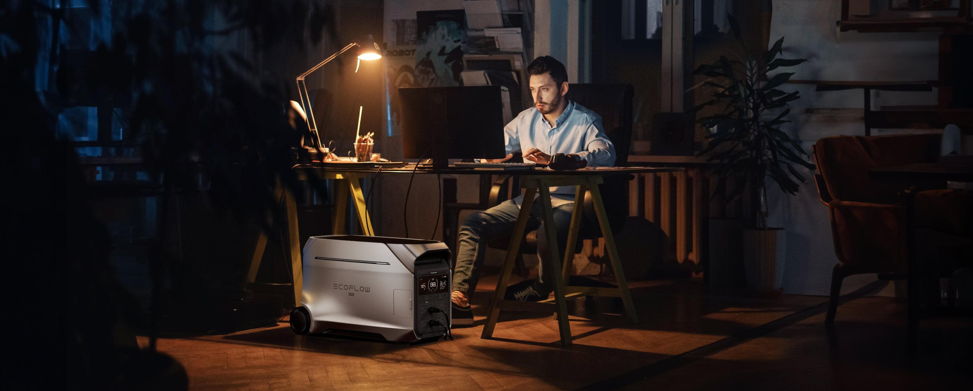 EcoFlow DELTA Pro 3 respaldando un estudio en casa durante la noche